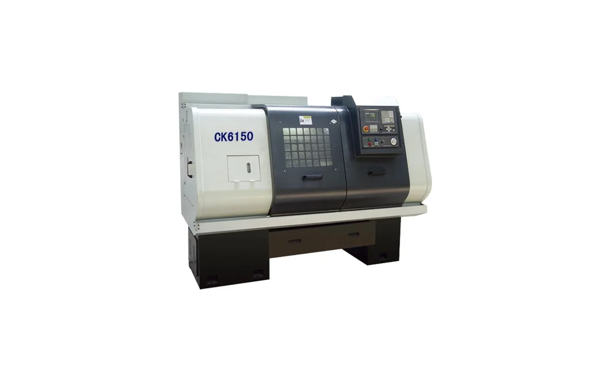 Torno CNC horizontal Taikan CK6150 de bancada ancha y cabina cerrada