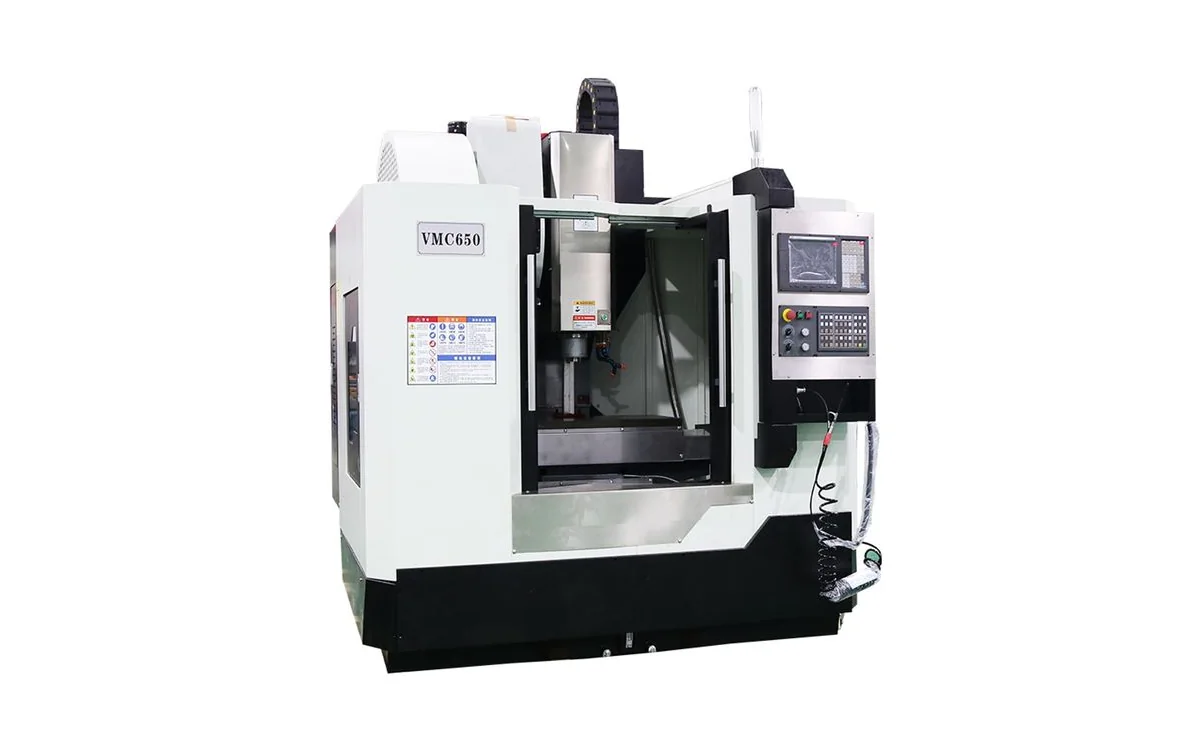 Centro de mecanizado vertical CNC compacto Taikan VMC650 mecanizando soporte aeroespacial de aluminio